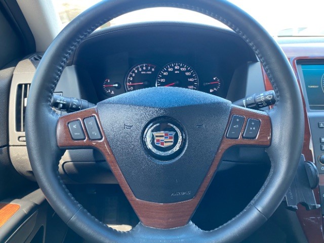 Cadillac STS Vehicle Full-screen Gallery Image 14