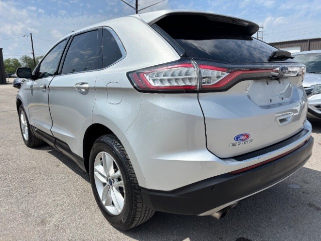 Ford Edge Vehicle Full-screen Gallery Image 03