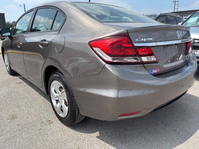 Honda Civic Sedan Vehicle Full-screen Gallery Image 04