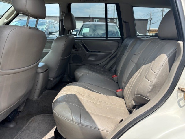 Jeep Grand Cherokee Vehicle Full-screen Gallery Image 06