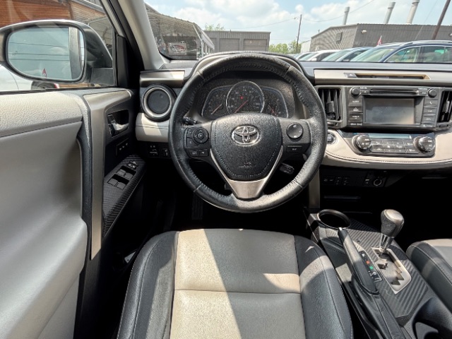 Toyota RAV4 Vehicle Full-screen Gallery Image 08