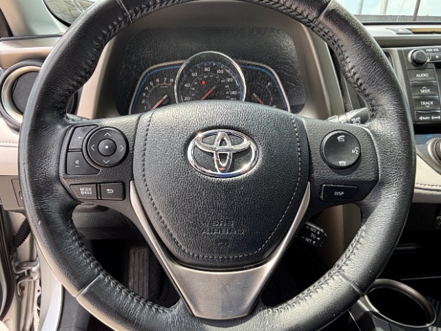 Toyota RAV4 Vehicle Full-screen Gallery Image 12