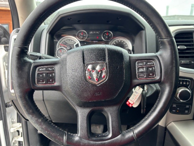 Ram 1500 Vehicle Full-screen Gallery Image 12