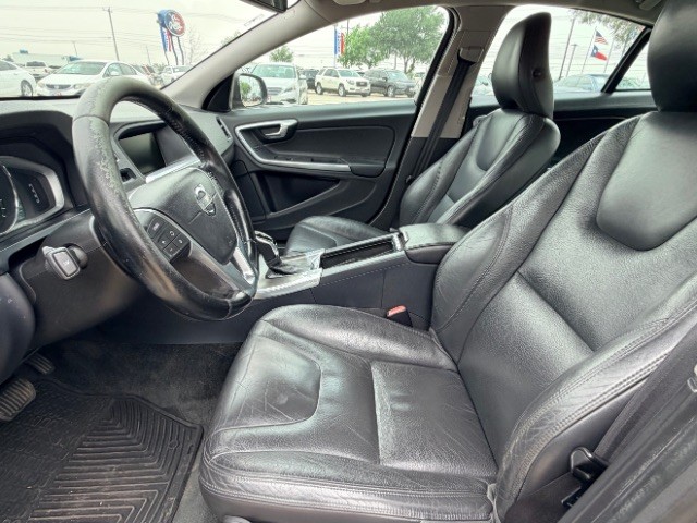 Volvo S60 Vehicle Full-screen Gallery Image 08