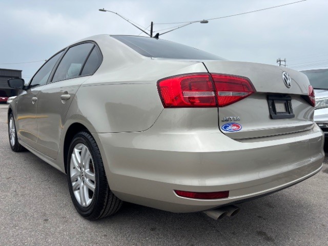 Volkswagen Jetta Sedan Vehicle Full-screen Gallery Image 04