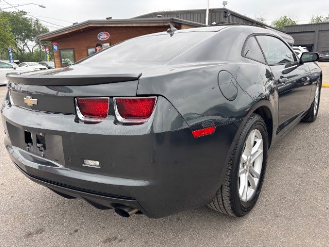 Chevrolet Camaro Vehicle Full-screen Gallery Image 05