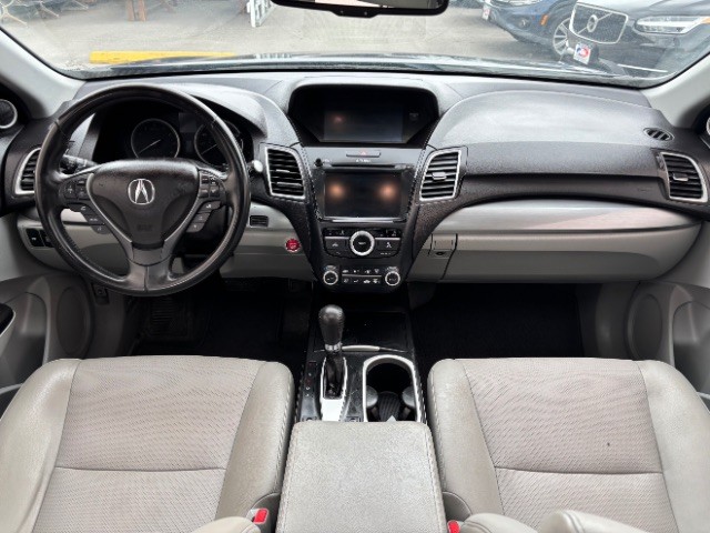 Acura RDX Vehicle Full-screen Gallery Image 06