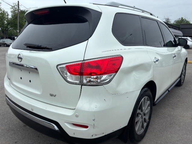 Nissan Pathfinder Vehicle Full-screen Gallery Image 04