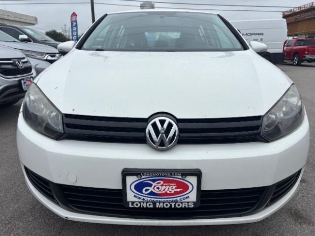 Volkswagen Golf Vehicle Full-screen Gallery Image 02