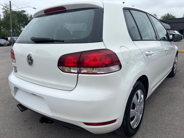 Volkswagen Golf Vehicle Full-screen Gallery Image 05