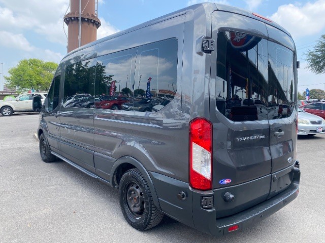 Ford Transit Wagon Vehicle Full-screen Gallery Image 05