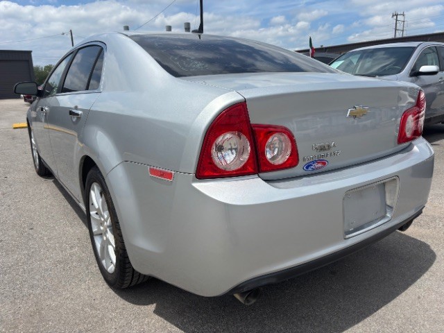 Chevrolet Malibu Vehicle Full-screen Gallery Image 04