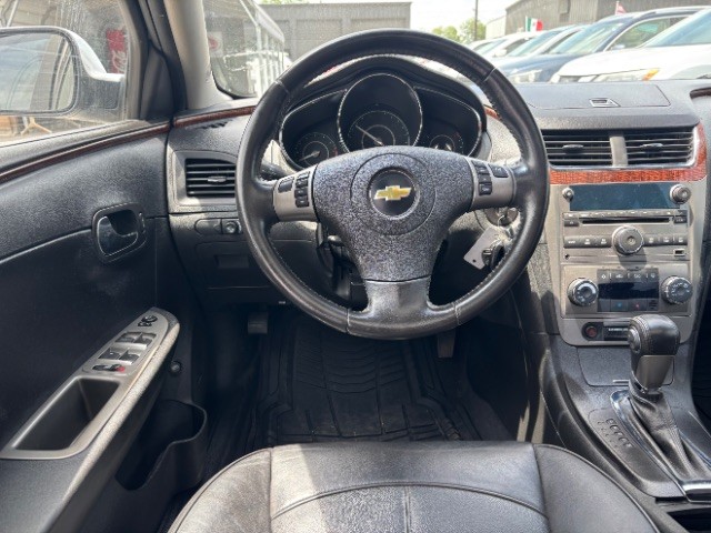 Chevrolet Malibu Vehicle Full-screen Gallery Image 09