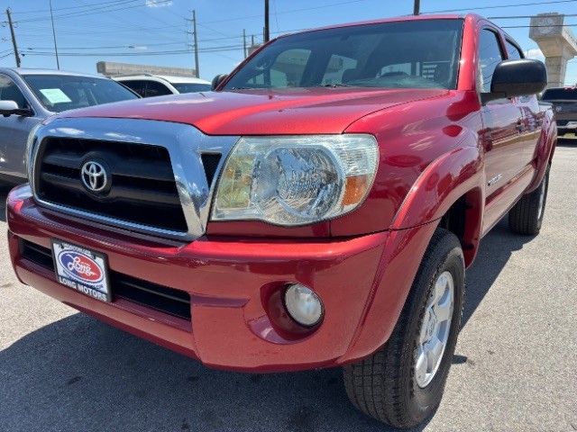 Toyota Tacoma Vehicle Full-screen Gallery Image 03
