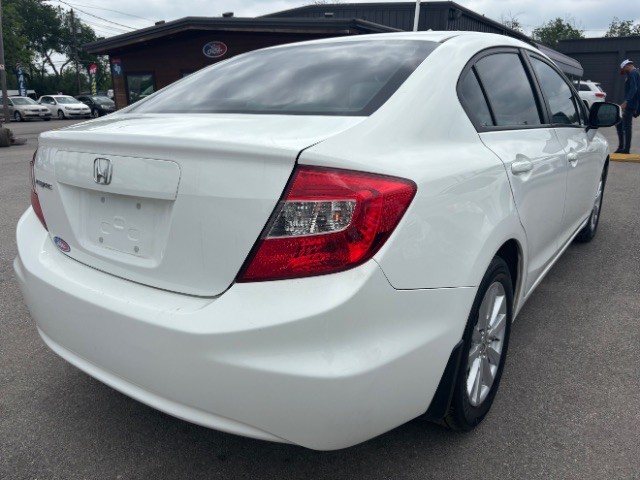 Honda Civic Sedan Vehicle Full-screen Gallery Image 05