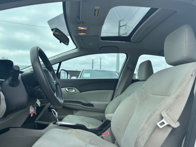 Honda Civic Sedan Vehicle Full-screen Gallery Image 10