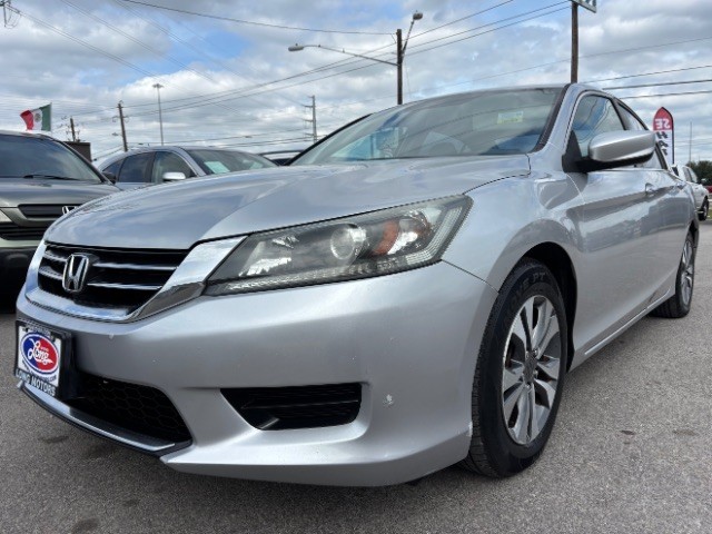 Honda Accord Sedan Vehicle Full-screen Gallery Image 02