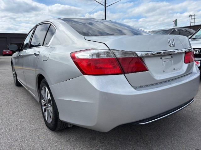 Honda Accord Sedan Vehicle Full-screen Gallery Image 03