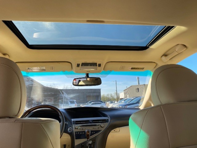 Lexus RX 350 Vehicle Full-screen Gallery Image 12