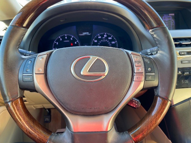 Lexus RX 350 Vehicle Full-screen Gallery Image 15