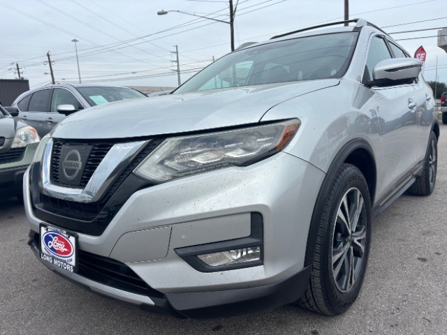 Nissan Rogue Vehicle Full-screen Gallery Image 03