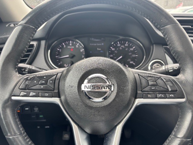 Nissan Rogue Vehicle Full-screen Gallery Image 13