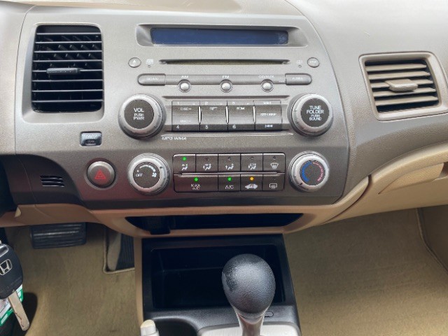 Honda Civic Sedan Vehicle Full-screen Gallery Image 12