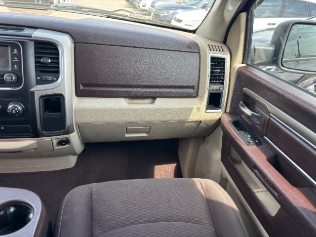 Ram 1500 Vehicle Full-screen Gallery Image 09