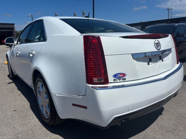 Cadillac CTS Vehicle Full-screen Gallery Image 04