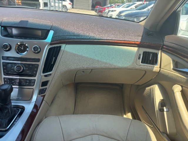 Cadillac CTS Vehicle Full-screen Gallery Image 09