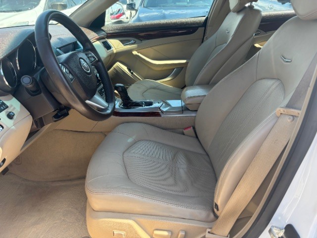 Cadillac CTS Vehicle Full-screen Gallery Image 10