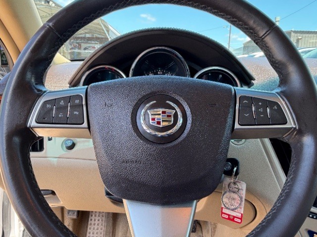 Cadillac CTS Vehicle Full-screen Gallery Image 11