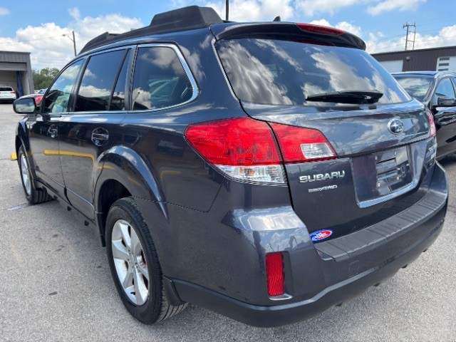 Subaru Outback Vehicle Full-screen Gallery Image 04