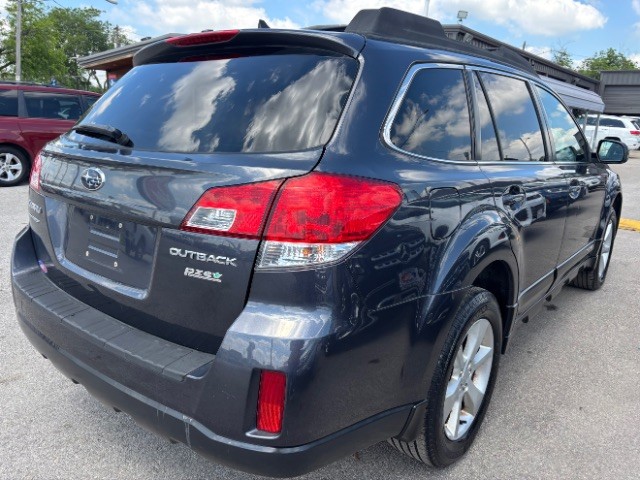 Subaru Outback Vehicle Full-screen Gallery Image 05