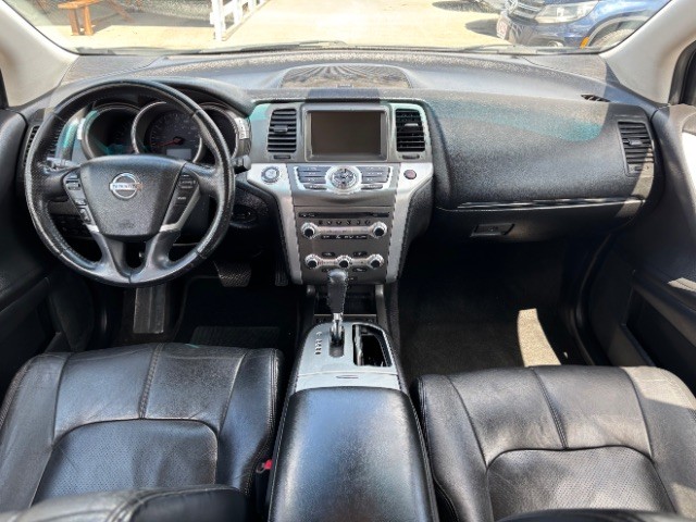 Nissan Murano Vehicle Full-screen Gallery Image 07