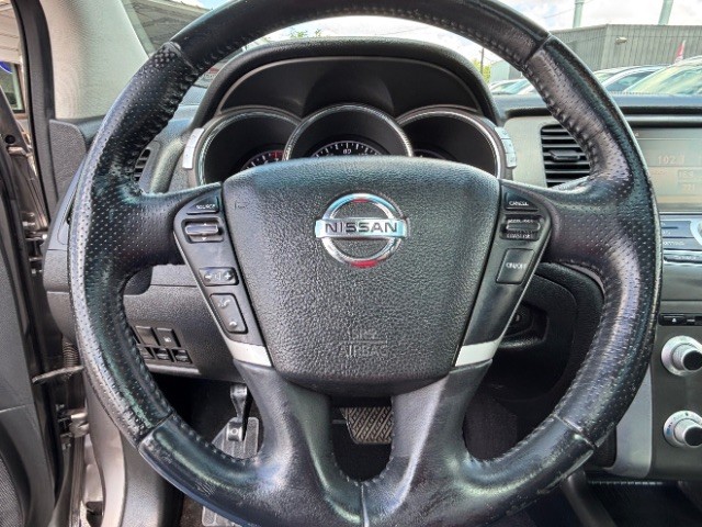 Nissan Murano Vehicle Full-screen Gallery Image 13