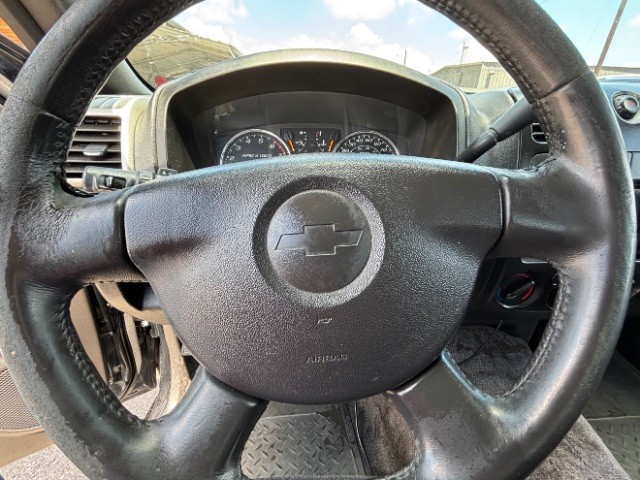 Chevrolet Colorado Vehicle Full-screen Gallery Image 10