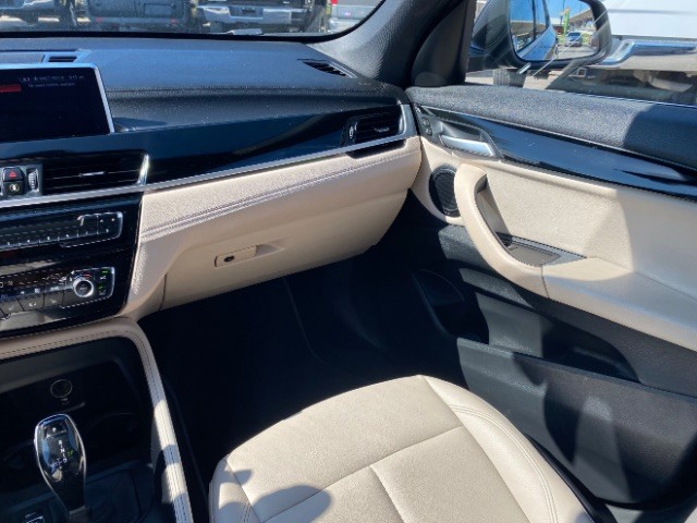 BMW X1 Vehicle Full-screen Gallery Image 10