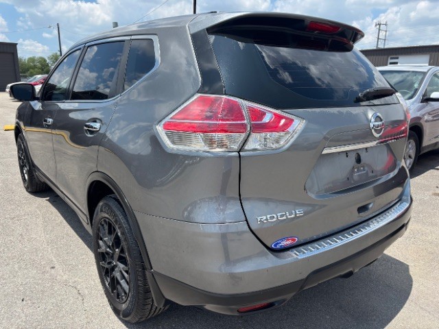 Nissan Rogue Vehicle Full-screen Gallery Image 04