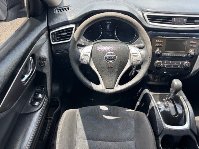 Nissan Rogue Vehicle Full-screen Gallery Image 08