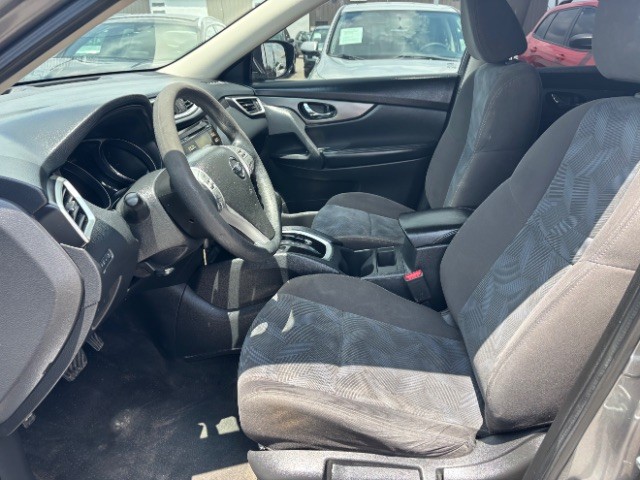 Nissan Rogue Vehicle Full-screen Gallery Image 10