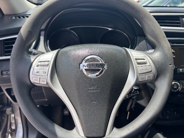 Nissan Rogue Vehicle Full-screen Gallery Image 12