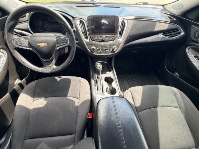 Chevrolet Malibu Vehicle Full-screen Gallery Image 06