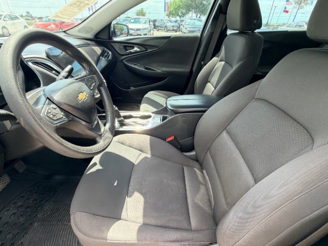 Chevrolet Malibu Vehicle Full-screen Gallery Image 07