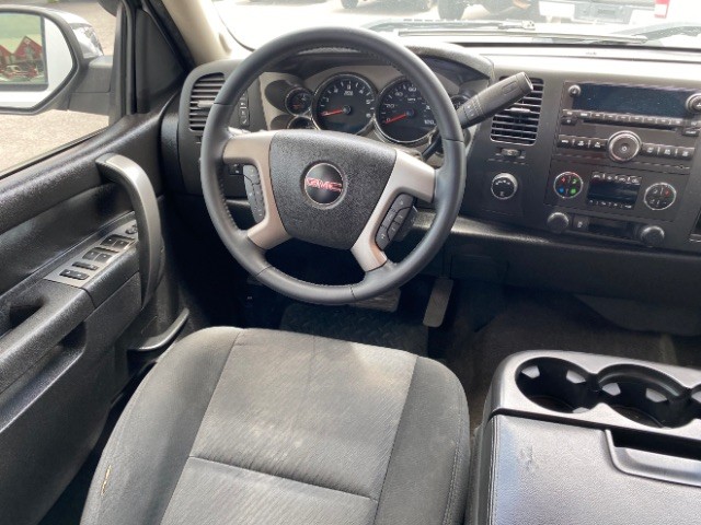 GMC Sierra 1500 Vehicle Full-screen Gallery Image 11