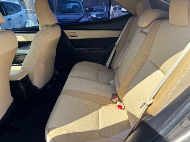 Toyota Corolla Vehicle Full-screen Gallery Image 5