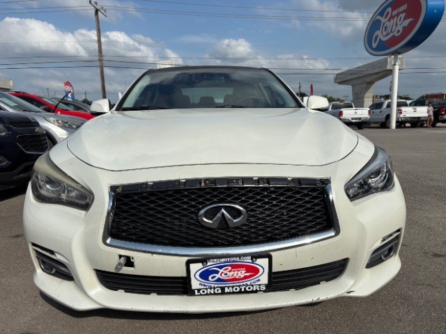 INFINITI Q50 Vehicle Full-screen Gallery Image 02