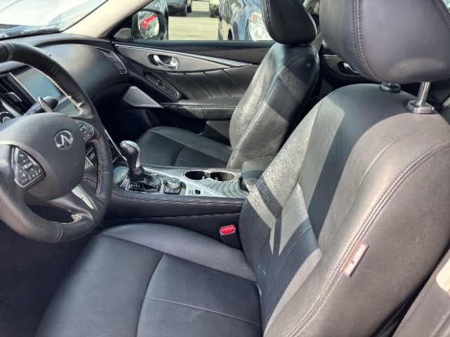 INFINITI Q50 Vehicle Full-screen Gallery Image 11