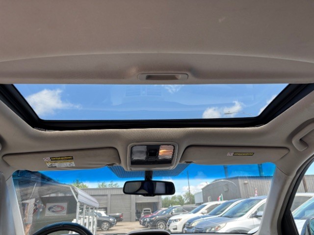 Acura MDX Vehicle Full-screen Gallery Image 08