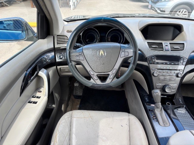 Acura MDX Vehicle Full-screen Gallery Image 10